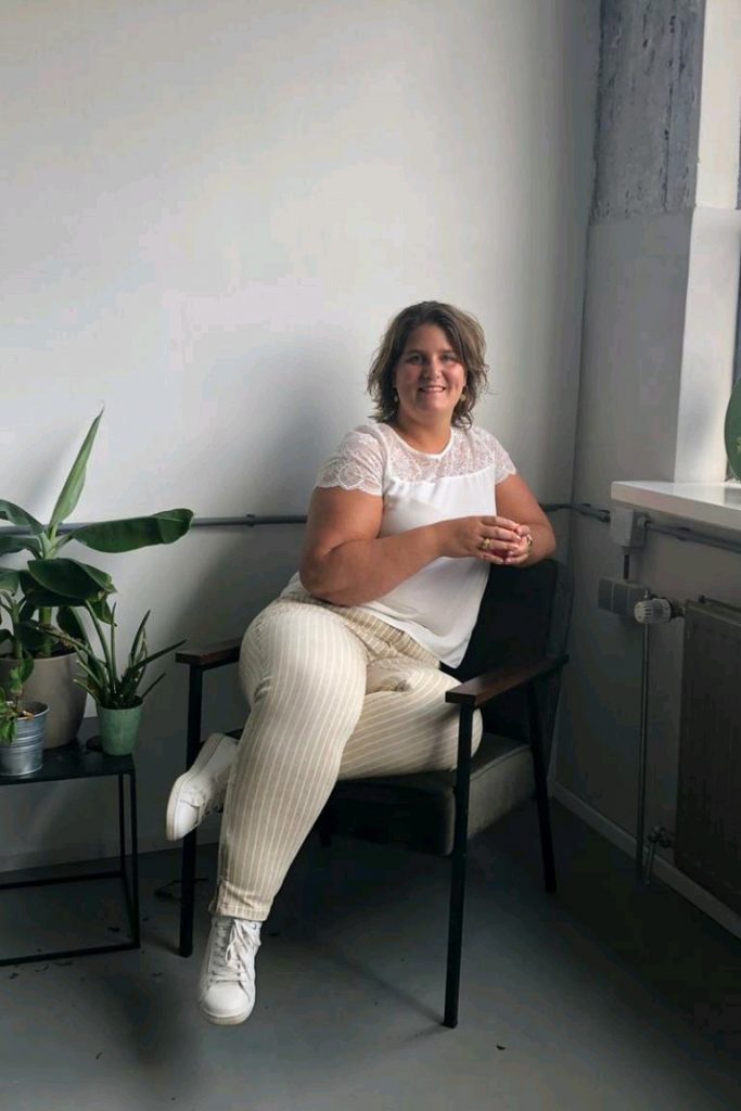 Bekijk Susanne van Zjee Café.